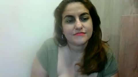 Snapshot of valerysquirtxxx chatting on 10/27/25, 05:28 VALERY SQUIRT online show from 10/27/25, 05:28