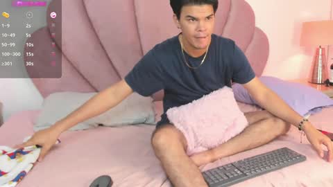 Snapshot of valerystonne_ chatting on 12/12/24, 10:42 Valery Stonne online show from 12/12/24, 10:42