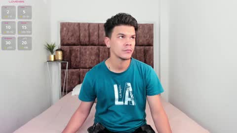 Snapshot of valerystonne_ chatting on 01/27/25, 09:00 Valery Stonne online show from 01/27/25, 09:00