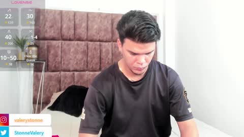 Snapshot of valerystonne_ chatting on 01/28/25, 09:19 Valery Stonne online show from 01/28/25, 09:19