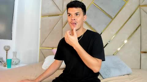 Snapshot of valerystonne_ chatting on 03/01/25, 08:10 Valery Stonne online show from 03/01/25, 08:10