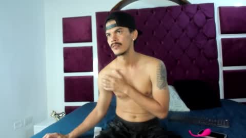 Snapshot of valerystonne_ chatting on 09/16/25, 07:04 Valery Stonne online show from 09/16/25, 07:04