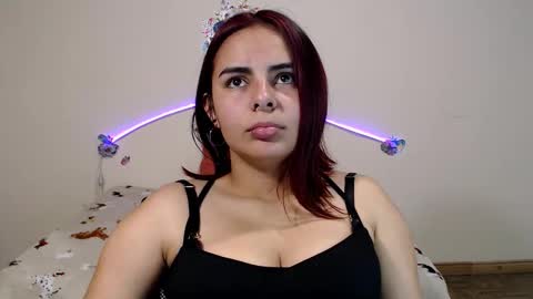 Snapshot of valeryxs1 chatting on 11/07/25, 08:20 Angelyxs online show from 11/07/25, 08:20