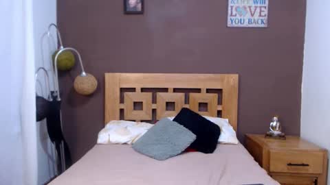 Snapshot of valesantodomingo chatting on 11/12/25, 11:47 Sofia online show from 11/12/25, 11:47