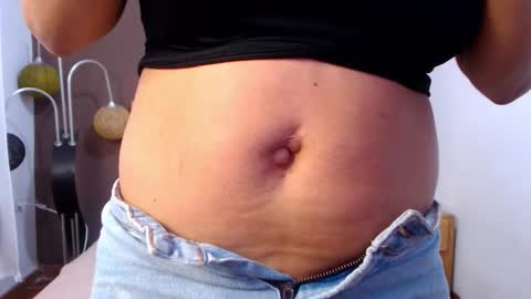 Snapshot of valesantodomingo chatting on 11/14/25, 11:24 Sofia online show from 11/14/25, 11:24