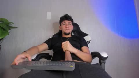 Valentino online show from 03/20/26, 07:41