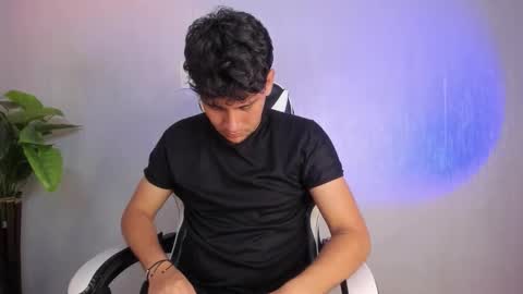 Valentino online show from 03/21/26, 07:28