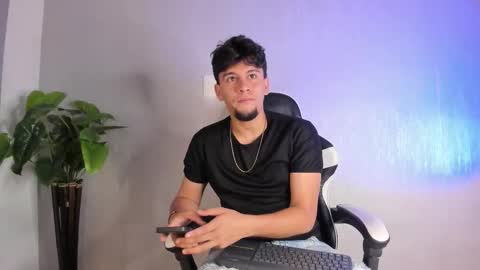 Valentino online show from 03/23/26, 12:09