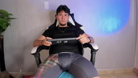 Valentino online show from 03/28/26, 07:35