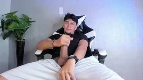 Valentino online show from 03/31/26, 08:09