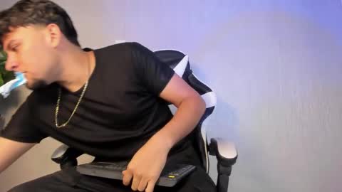 Valentino online show from 04/04/26, 11:40