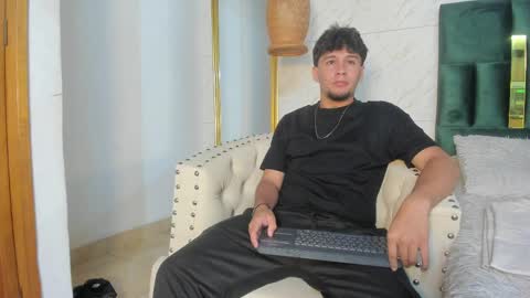 Valentino online show from 04/11/26, 11:25