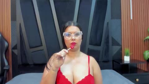 Snapshot of valka_ross chatting on 10/28/25, 11:29 VALKA ROSS online show from 10/28/25, 11:29