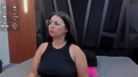 VALKA ROSS online show from 12/17/25, 11:33