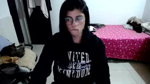Snapshot of valkiriafit27 chatting on 06/09/26, 10:32 nayi online show from 06/09/26, 10:32