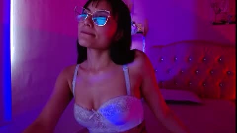 valkiry_ online show from 11/16/25, 03:39