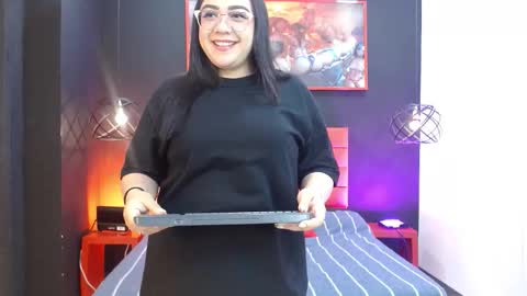 Snapshot of valkirye_ chatting on 03/21/26, 11:04 Valkirye online show from 03/21/26, 11:04