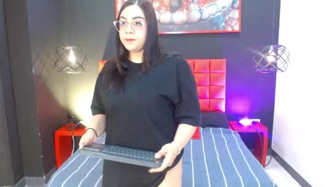 Snapshot of valkirye_ chatting on 03/28/26, 11:10 Valkirye online show from 03/28/26, 11:10