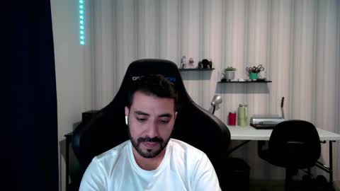 Snapshot of vallartamexi chatting on 10/16/25, 01:06 Roberto Carlos online show from 10/16/25, 01:06