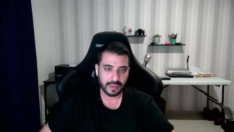 Snapshot of vallartamexi chatting on 10/18/25, 12:35 Roberto Carlos online show from 10/18/25, 12:35