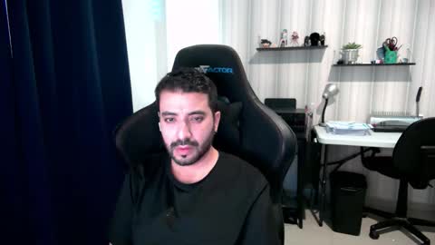 Snapshot of vallartamexi chatting on 11/02/25, 08:22 Roberto Carlos online show from 11/02/25, 08:22