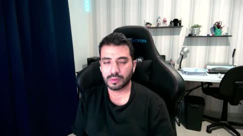 Snapshot of vallartamexi chatting on 11/04/25, 02:21 Roberto Carlos online show from 11/04/25, 02:21