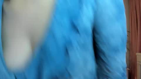 Macarena online show from 09/14/25, 04:00