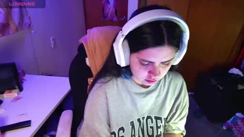 Im Violet online show from 01/12/25, 05:34