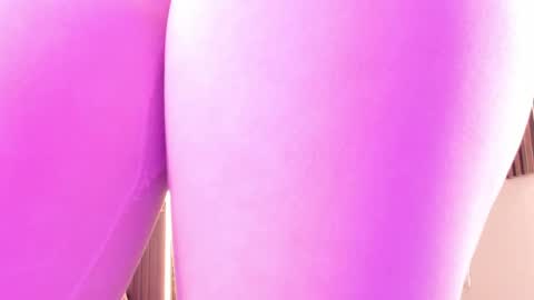 Vallolet Peach  online show from 04/28/26, 12:10