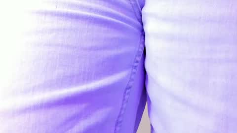 Vallolet Peach  online show from 06/04/26, 12:11