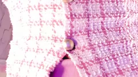 Vallolet Peach  online show from 07/07/26, 12:09