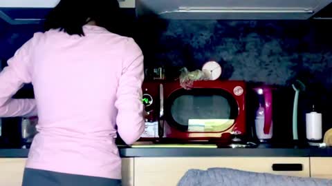 Little Devil online show from 12/20/24, 06:02