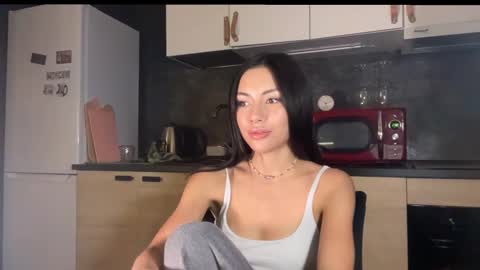 Little Devil online show from 12/28/24, 06:40