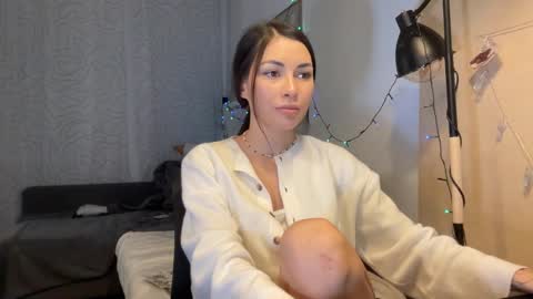 Little Devil online show from 02/08/25, 06:12