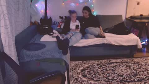 Little Devil online show from 02/26/25, 08:22