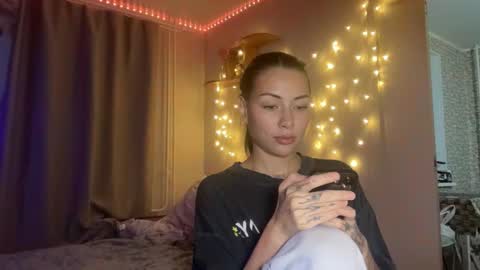 Little Devil online show from 09/23/25, 02:31