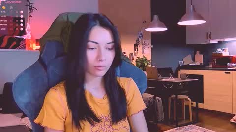 Little Devil online show from 10/27/25, 06:12