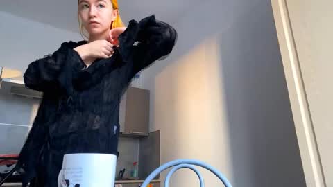 Snapshot of valtopi chatting on 02/23/26, 06:00 Emily online show from 02/23/26, 06:00