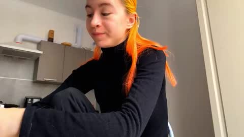 Snapshot of valtopi chatting on 02/26/26, 06:23 Emily online show from 02/26/26, 06:23