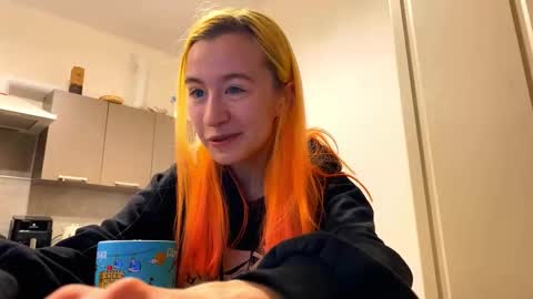 Snapshot of valtopi chatting on 02/27/26, 06:19 Emily online show from 02/27/26, 06:19