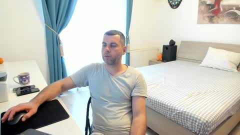 valyvalisimo online show from 04/01/26, 06:25