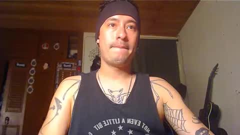 Snapshot of vampireathome chatting on 01/24/25, 07:08 vampireathome online show from 01/24/25, 07:08