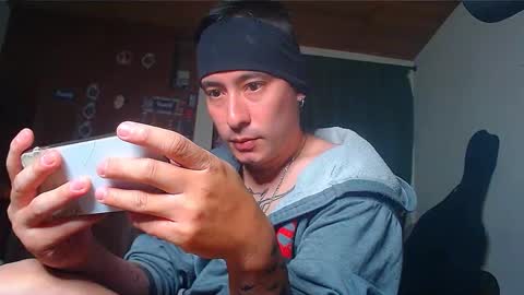 Snapshot of vampireathome chatting on 01/29/25, 07:25 vampireathome online show from 01/29/25, 07:25