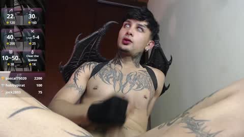 david guzman i model independenthelp me with a thumbs up online show from 01/07/25, 03:03