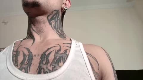 david guzman i model independenthelp me with a thumbs up online show from 03/03/25, 12:59