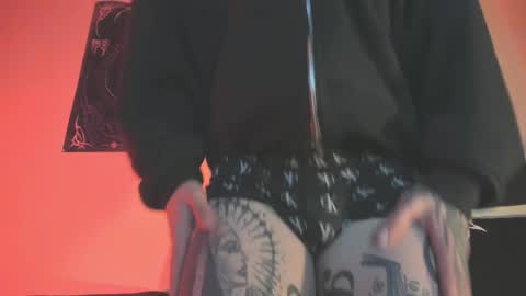 david guzman i model independenthelp me with a thumbs up online show from 09/10/25, 01:05