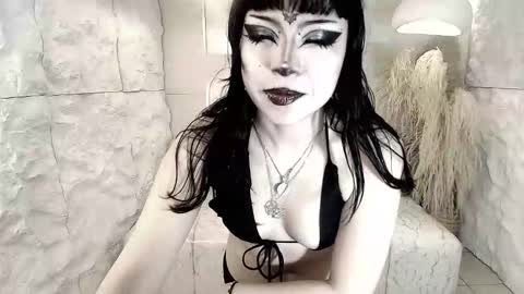vampkitty_r online show from 02/04/26, 01:17