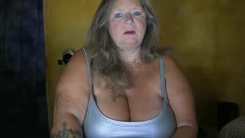 vampwoman online show from 05/04/26, 07:04