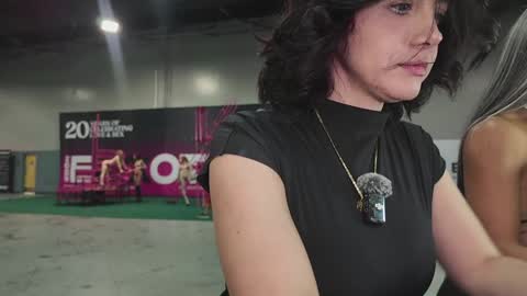 vanessa online show from 10/24/25, 10:06