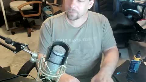 Snapshot of vandonh chatting on 10/24/25, 03:52 vandonh online show from 10/24/25, 03:52